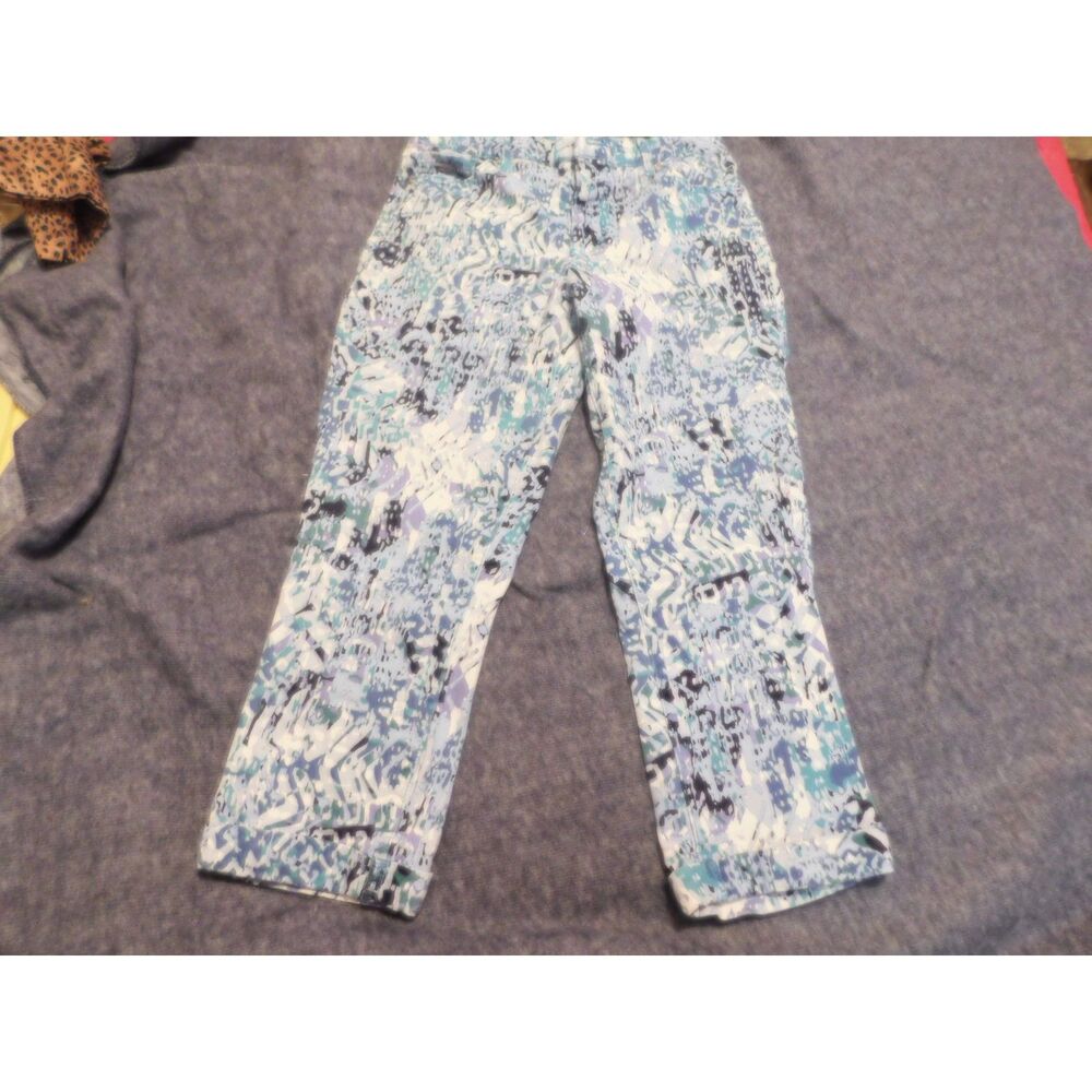 Nine West Women's Chrystie Capri Stretch Denim with cuffs on hem Size 6 Blue